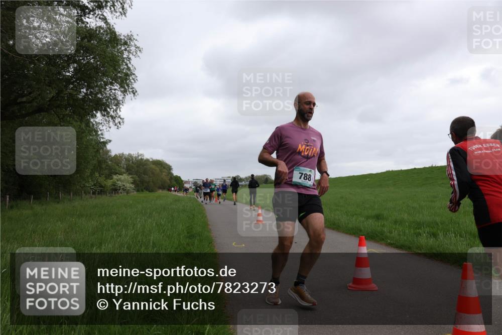 04.05.2025 - 8. Wedeler Halbmarathon Yannick Fuchs http://msf.ph/oto/7823273 04.05.2025 11:11:06 Laufen 788 meine-sportfotos.de