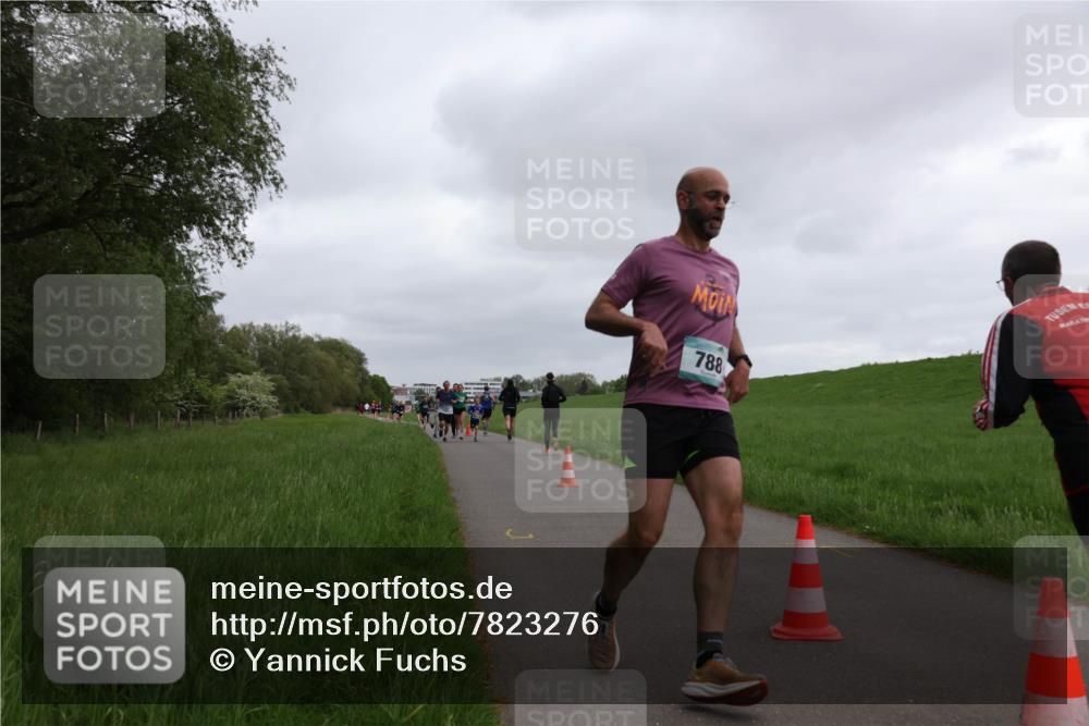 04.05.2025 - 8. Wedeler Halbmarathon Yannick Fuchs http://msf.ph/oto/7823276 04.05.2025 11:11:06 Laufen 788 meine-sportfotos.de