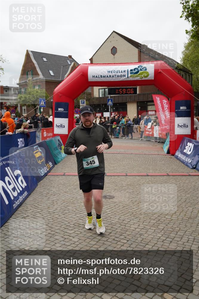 04.05.2025 - 8. Wedeler Halbmarathon Felixshl http://msf.ph/oto/7823326 04.05.2025 11:59:04 Ziel 345, 470, 741 meine-sportfotos.de