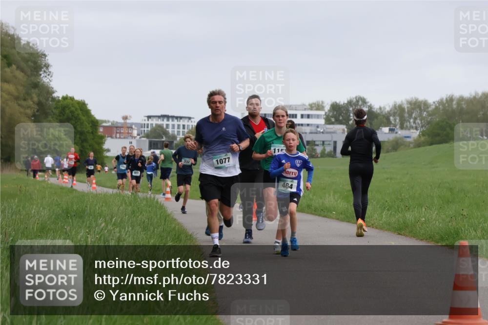04.05.2025 - 8. Wedeler Halbmarathon Yannick Fuchs http://msf.ph/oto/7823331 04.05.2025 11:11:08 Laufen 332, 1077, 115, 464 meine-sportfotos.de