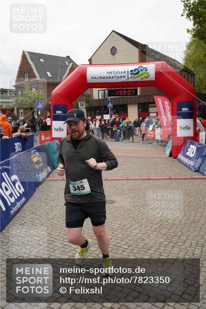04.05.2025 - 8. Wedeler Halbmarathon Felixshl http://msf.ph/oto/7823350 04.05.2025 11:59:05 Ziel 345, 741 meine-sportfotos.de