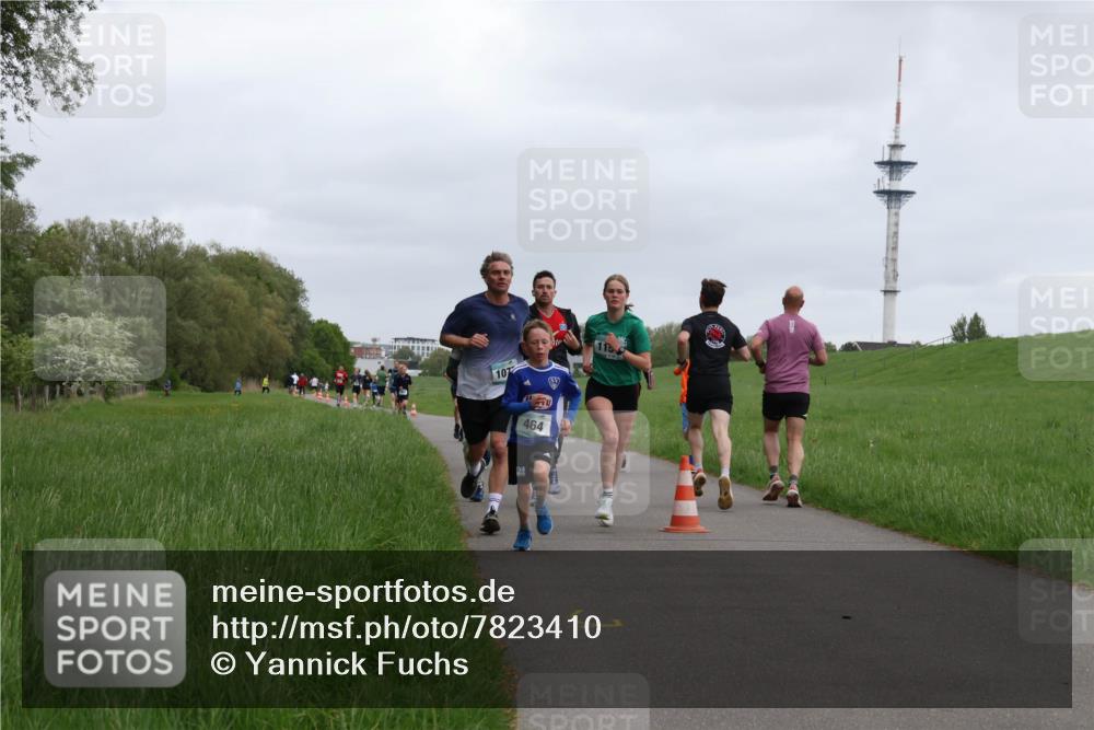 04.05.2025 - 8. Wedeler Halbmarathon Yannick Fuchs http://msf.ph/oto/7823410 04.05.2025 11:11:11 Laufen 107, 115, 464 meine-sportfotos.de