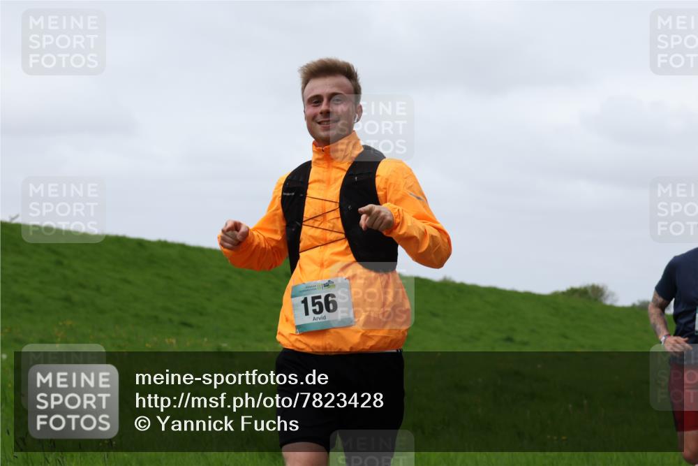 04.05.2025 - 8. Wedeler Halbmarathon Yannick Fuchs http://msf.ph/oto/7823428 04.05.2025 11:30:29 Laufen 156 meine-sportfotos.de