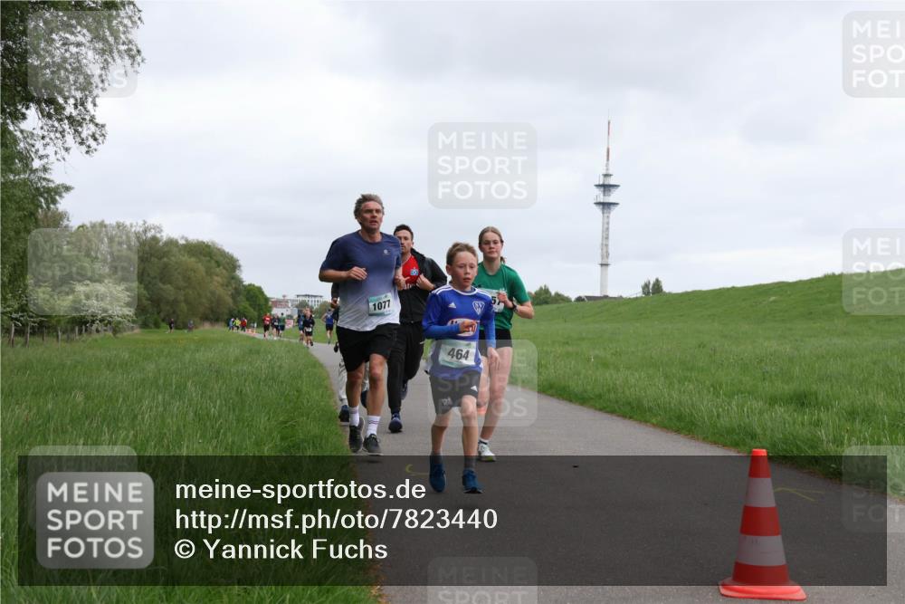 04.05.2025 - 8. Wedeler Halbmarathon Yannick Fuchs http://msf.ph/oto/7823440 04.05.2025 11:11:13 Laufen 1077, 122, 464 meine-sportfotos.de