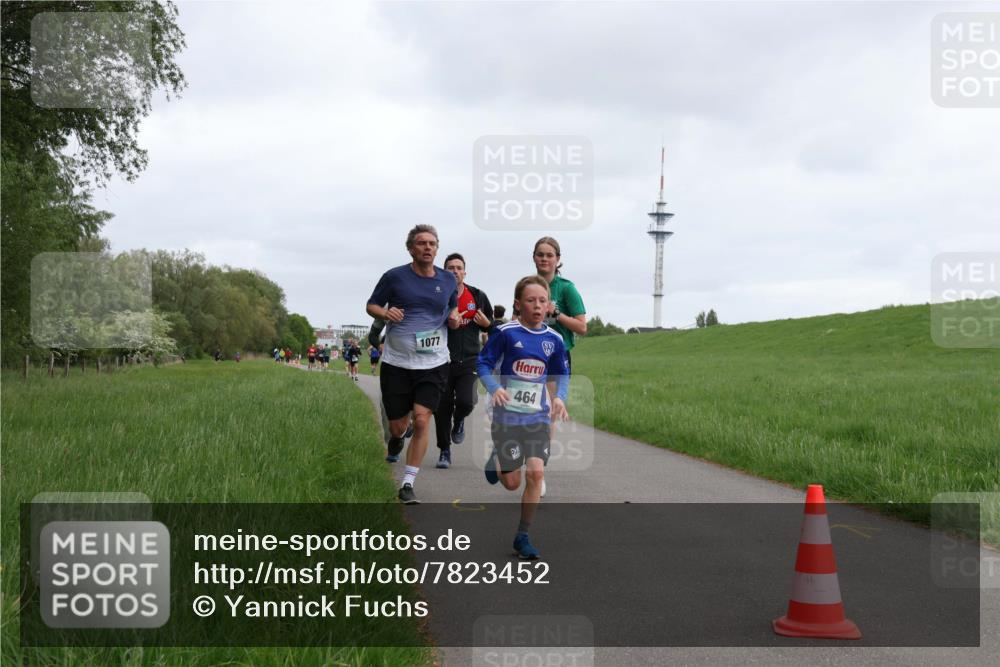 04.05.2025 - 8. Wedeler Halbmarathon Yannick Fuchs http://msf.ph/oto/7823452 04.05.2025 11:11:13 Laufen 1077, 464 meine-sportfotos.de