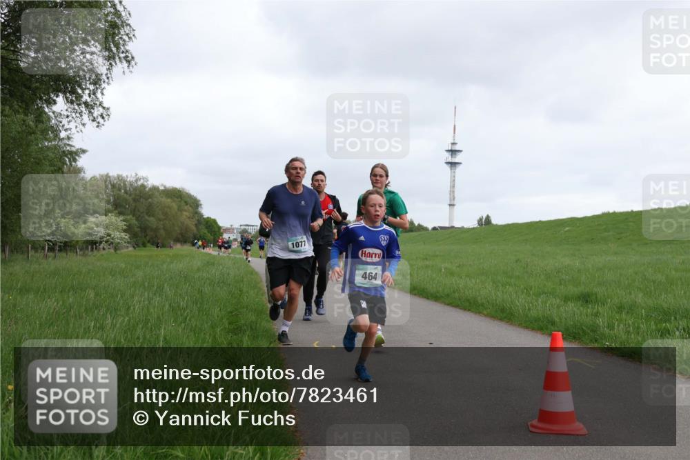 04.05.2025 - 8. Wedeler Halbmarathon Yannick Fuchs http://msf.ph/oto/7823461 04.05.2025 11:11:13 Laufen 1077, 464 meine-sportfotos.de
