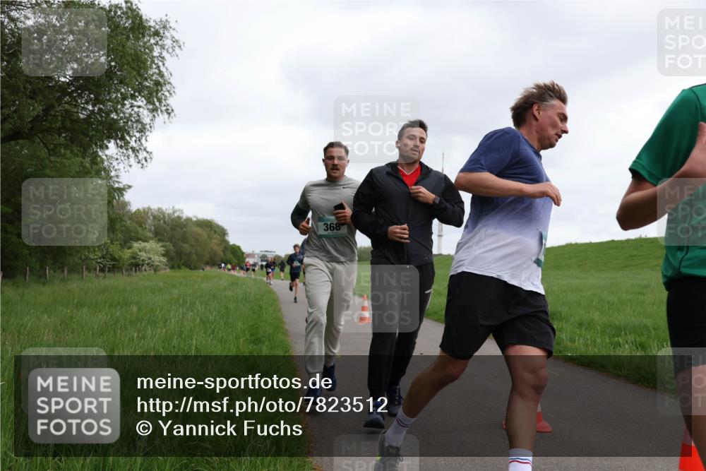 04.05.2025 - 8. Wedeler Halbmarathon Yannick Fuchs http://msf.ph/oto/7823512 04.05.2025 11:11:15 Laufen 368 meine-sportfotos.de