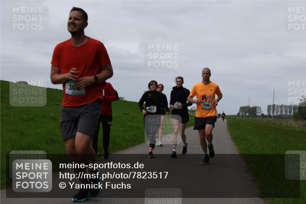 04.05.2025 - 8. Wedeler Halbmarathon Yannick Fuchs http://msf.ph/oto/7823517 04.05.2025 11:30:31 Laufen 302, 421, 706 meine-sportfotos.de