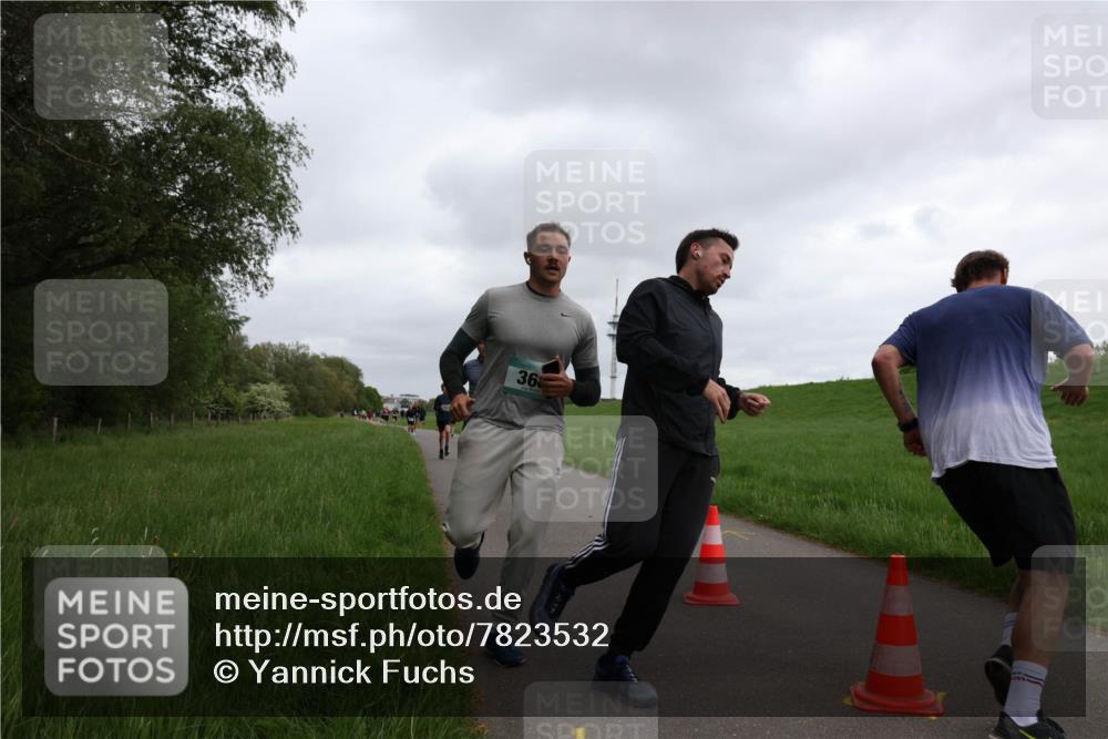 04.05.2025 - 8. Wedeler Halbmarathon Yannick Fuchs http://msf.ph/oto/7823532 04.05.2025 11:11:15 Laufen 36 meine-sportfotos.de