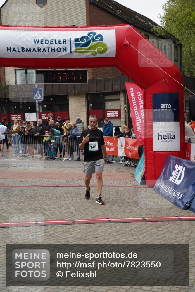 04.05.2025 - 8. Wedeler Halbmarathon Felixshl http://msf.ph/oto/7823550 04.05.2025 11:59:29 Ziel 140, 216 meine-sportfotos.de