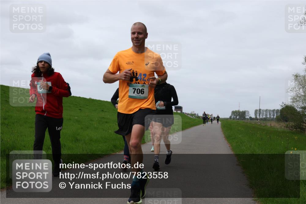 04.05.2025 - 8. Wedeler Halbmarathon Yannick Fuchs http://msf.ph/oto/7823558 04.05.2025 11:30:33 Laufen 424, 706 meine-sportfotos.de