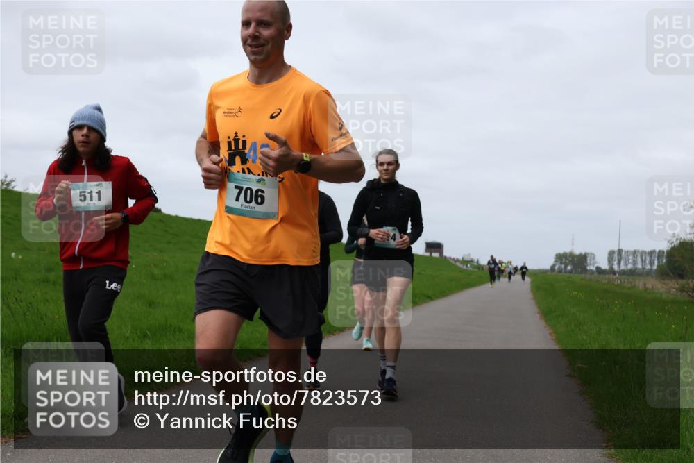 04.05.2025 - 8. Wedeler Halbmarathon Yannick Fuchs http://msf.ph/oto/7823573 04.05.2025 11:30:33 Laufen 511, 706 meine-sportfotos.de