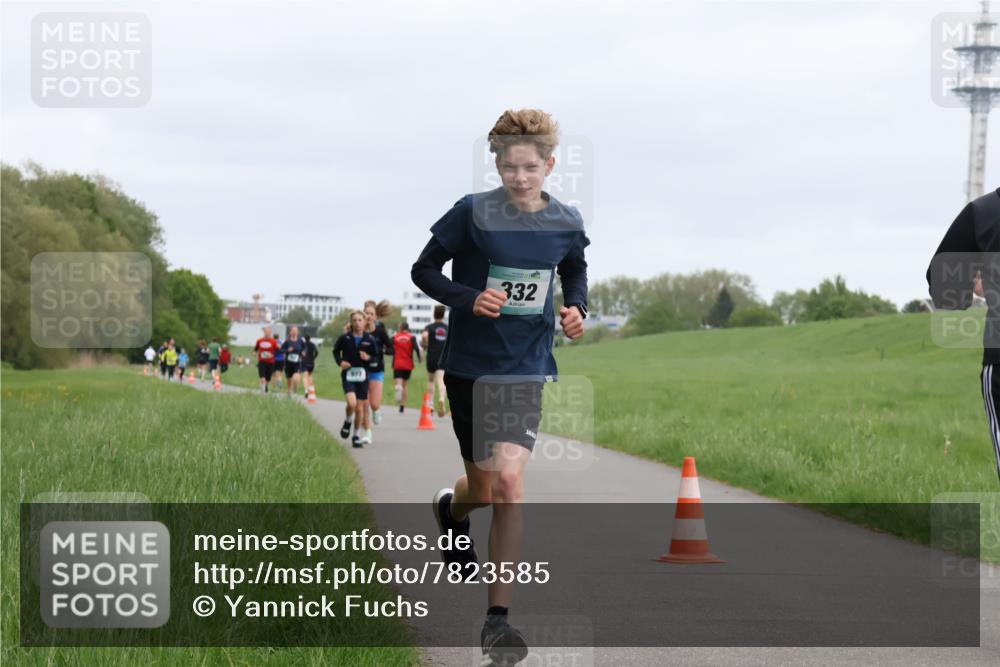 04.05.2025 - 8. Wedeler Halbmarathon Yannick Fuchs http://msf.ph/oto/7823585 04.05.2025 11:11:18 Laufen 977, 332 meine-sportfotos.de