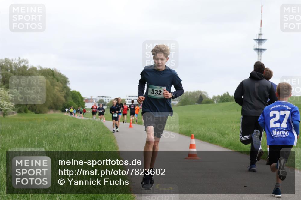04.05.2025 - 8. Wedeler Halbmarathon Yannick Fuchs http://msf.ph/oto/7823602 04.05.2025 11:11:19 Laufen 332, 27 meine-sportfotos.de