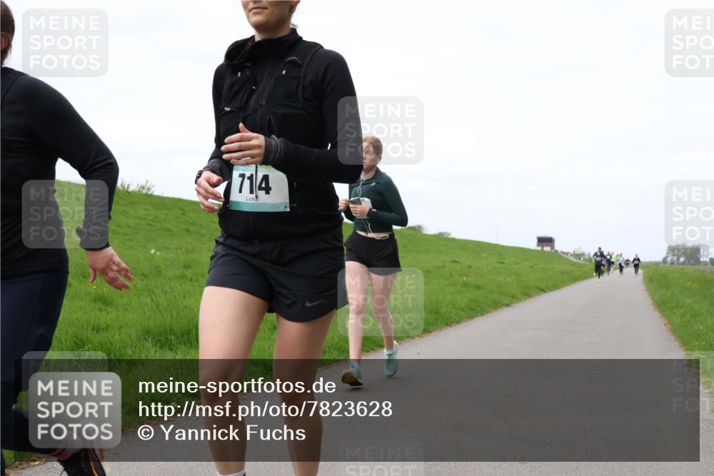 04.05.2025 - 8. Wedeler Halbmarathon Yannick Fuchs http://msf.ph/oto/7823628 04.05.2025 11:30:35 Laufen 714 meine-sportfotos.de