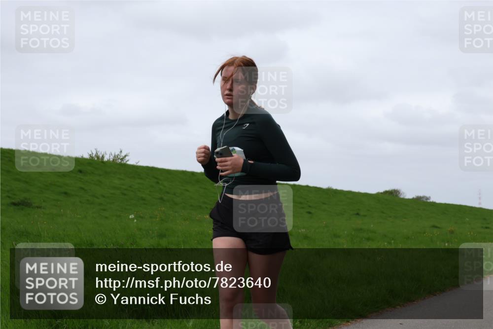 04.05.2025 - 8. Wedeler Halbmarathon Yannick Fuchs http://msf.ph/oto/7823640 04.05.2025 11:30:36 Laufen  meine-sportfotos.de