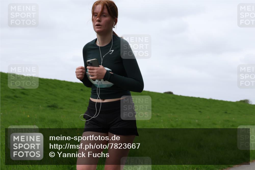 04.05.2025 - 8. Wedeler Halbmarathon Yannick Fuchs http://msf.ph/oto/7823667 04.05.2025 11:30:36 Laufen  meine-sportfotos.de