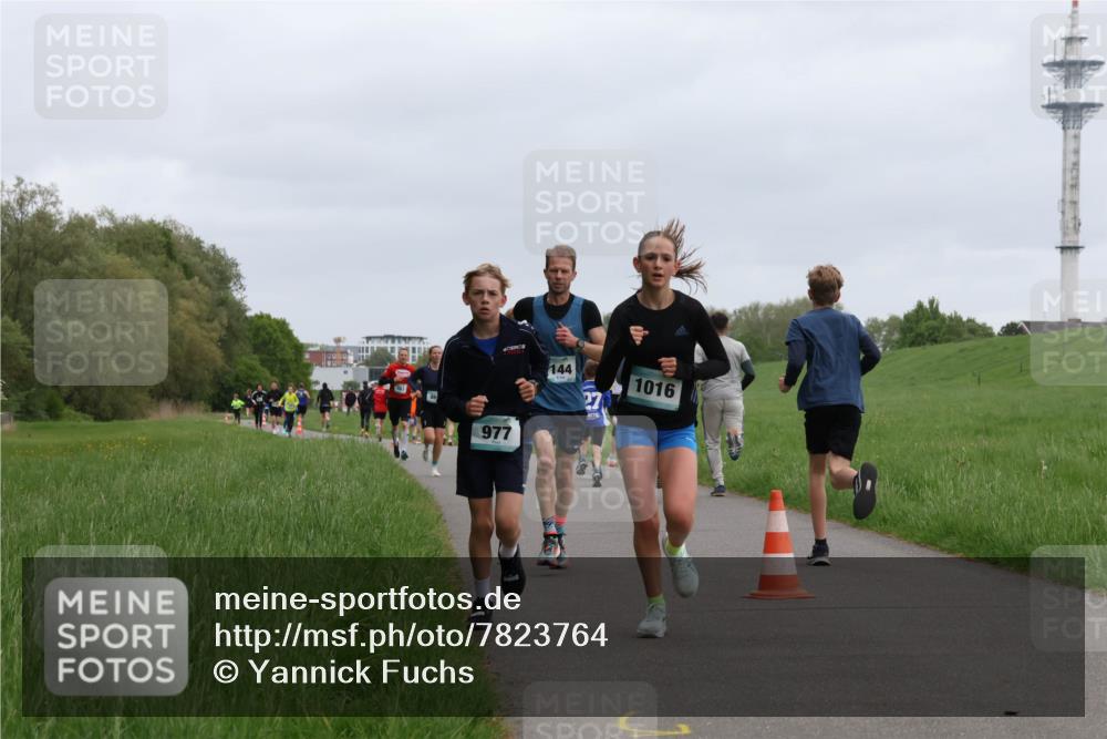 04.05.2025 - 8. Wedeler Halbmarathon Yannick Fuchs http://msf.ph/oto/7823764 04.05.2025 11:11:25 Laufen 977, 144, 27, 1016 meine-sportfotos.de