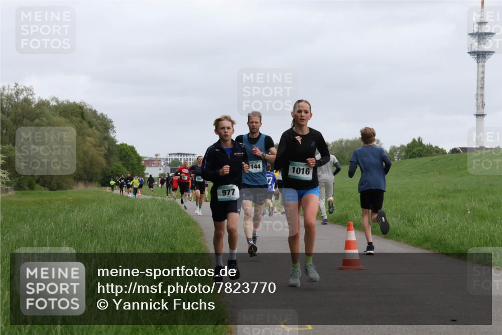04.05.2025 - 8. Wedeler Halbmarathon Yannick Fuchs http://msf.ph/oto/7823770 04.05.2025 11:11:25 Laufen 977, 144, 1016 meine-sportfotos.de