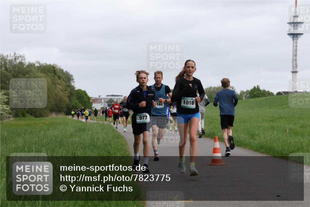 04.05.2025 - 8. Wedeler Halbmarathon Yannick Fuchs http://msf.ph/oto/7823775 04.05.2025 11:11:25 Laufen 977, 144, 1016 meine-sportfotos.de