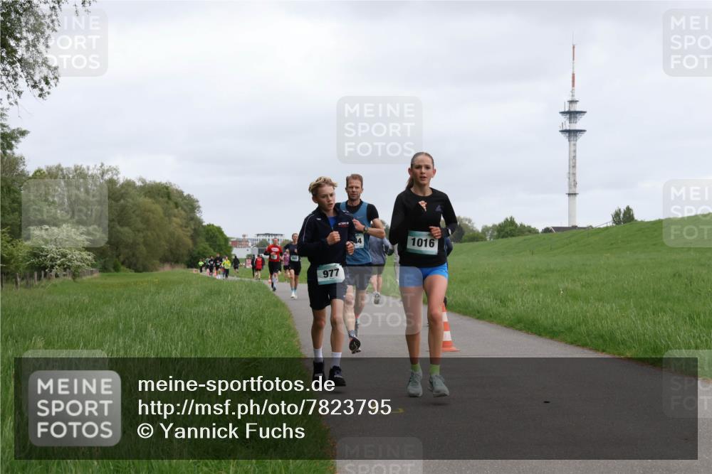 04.05.2025 - 8. Wedeler Halbmarathon Yannick Fuchs http://msf.ph/oto/7823795 04.05.2025 11:11:25 Laufen 977, 1016 meine-sportfotos.de