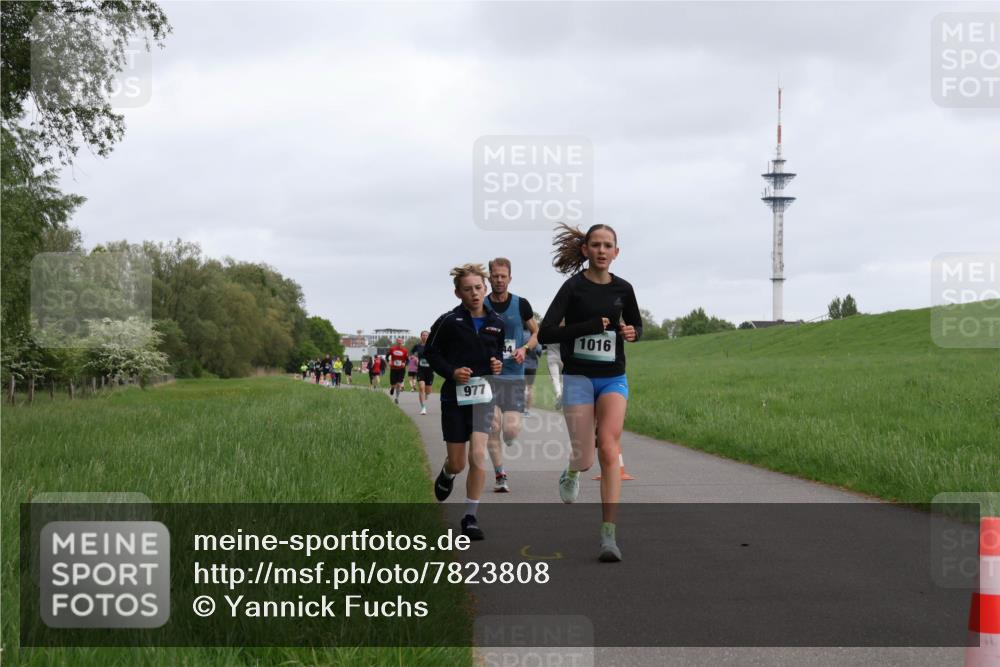 04.05.2025 - 8. Wedeler Halbmarathon Yannick Fuchs http://msf.ph/oto/7823808 04.05.2025 11:11:26 Laufen 977, 1016 meine-sportfotos.de