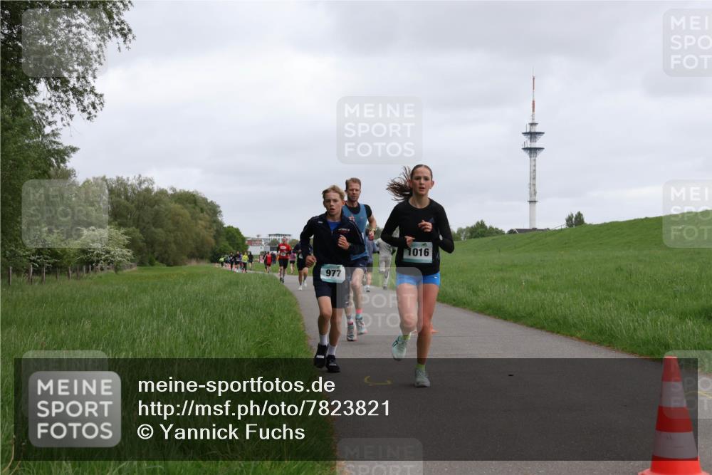04.05.2025 - 8. Wedeler Halbmarathon Yannick Fuchs http://msf.ph/oto/7823821 04.05.2025 11:11:26 Laufen 977, 1016 meine-sportfotos.de