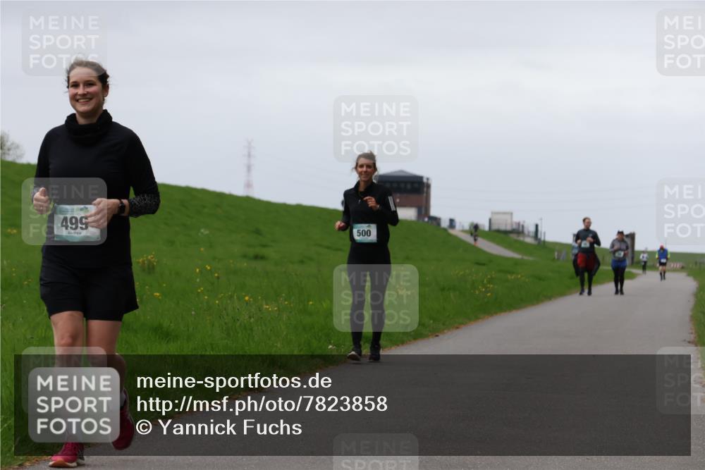 04.05.2025 - 8. Wedeler Halbmarathon Yannick Fuchs http://msf.ph/oto/7823858 04.05.2025 12:20:30 Laufen 499, 500 meine-sportfotos.de