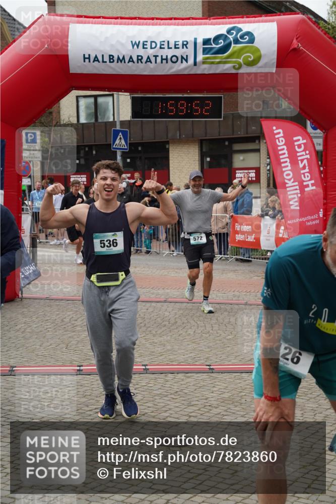 04.05.2025 - 8. Wedeler Halbmarathon Felixshl http://msf.ph/oto/7823860 04.05.2025 11:59:50 Ziel 90, 126, 536, 566, 572, 573 meine-sportfotos.de