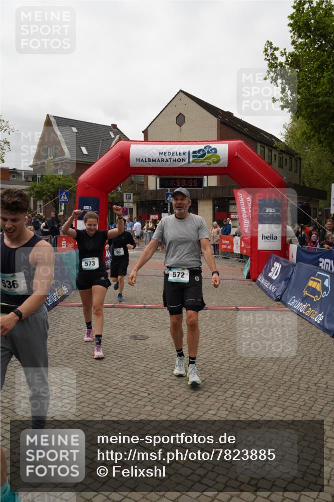 04.05.2025 - 8. Wedeler Halbmarathon Felixshl http://msf.ph/oto/7823885 04.05.2025 11:59:53 Ziel 90, 151, 536, 566, 572, 573 meine-sportfotos.de
