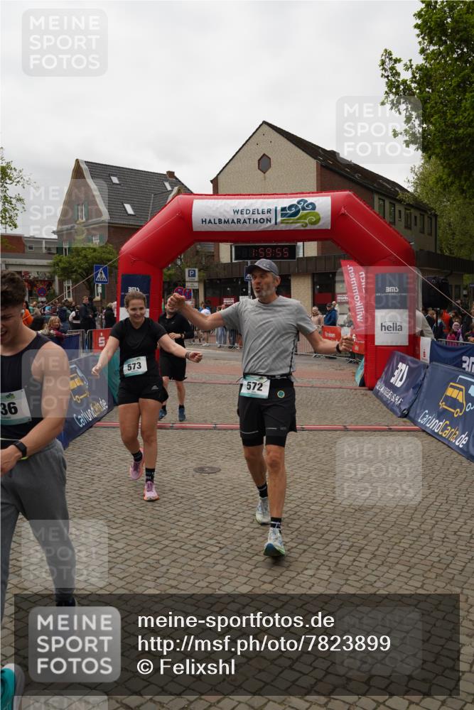 04.05.2025 - 8. Wedeler Halbmarathon Felixshl http://msf.ph/oto/7823899 04.05.2025 11:59:53 Ziel 90, 151, 536, 566, 572, 573 meine-sportfotos.de