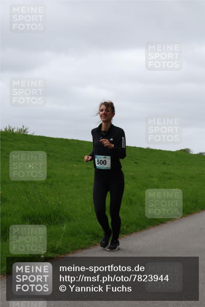 04.05.2025 - 8. Wedeler Halbmarathon Yannick Fuchs http://msf.ph/oto/7823944 04.05.2025 12:20:39 Laufen 500 meine-sportfotos.de
