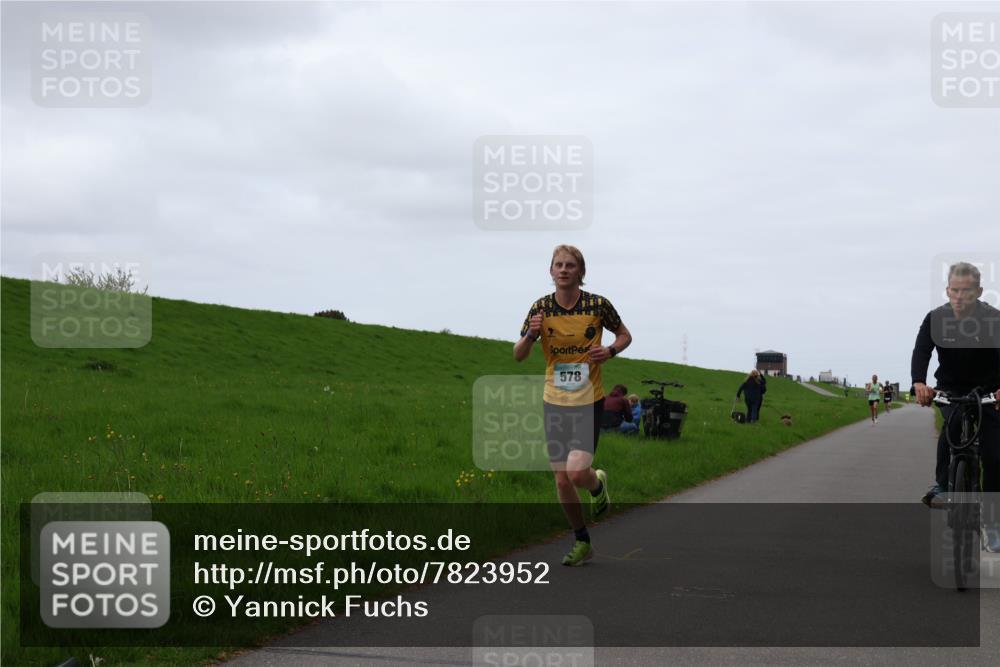 04.05.2025 - 8. Wedeler Halbmarathon Yannick Fuchs http://msf.ph/oto/7823952 04.05.2025 11:11:32 Laufen 578 meine-sportfotos.de