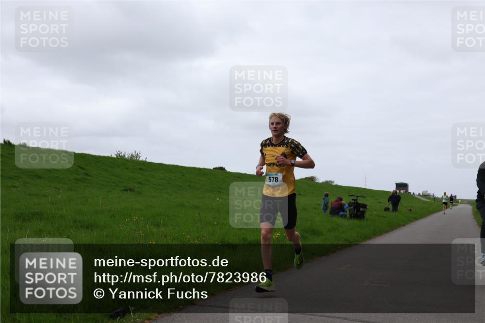 04.05.2025 - 8. Wedeler Halbmarathon Yannick Fuchs http://msf.ph/oto/7823986 04.05.2025 11:11:32 Laufen 578 meine-sportfotos.de