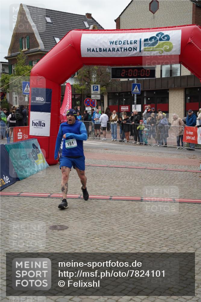 04.05.2025 - 8. Wedeler Halbmarathon Felixshl http://msf.ph/oto/7824101 04.05.2025 11:59:58 Ziel 151, 418, 529, 530, 566 meine-sportfotos.de