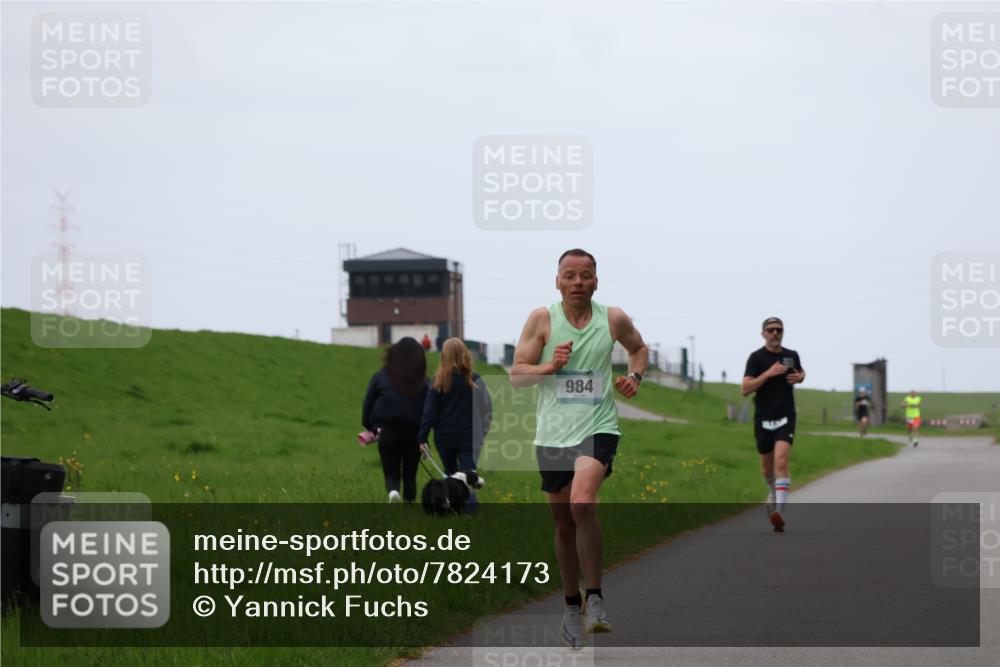 04.05.2025 - 8. Wedeler Halbmarathon Yannick Fuchs http://msf.ph/oto/7824173 04.05.2025 11:11:38 Laufen 984 meine-sportfotos.de