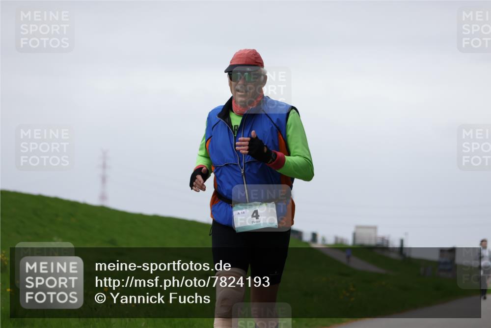 04.05.2025 - 8. Wedeler Halbmarathon Yannick Fuchs http://msf.ph/oto/7824193 04.05.2025 12:21:30 Laufen 18, 4 meine-sportfotos.de