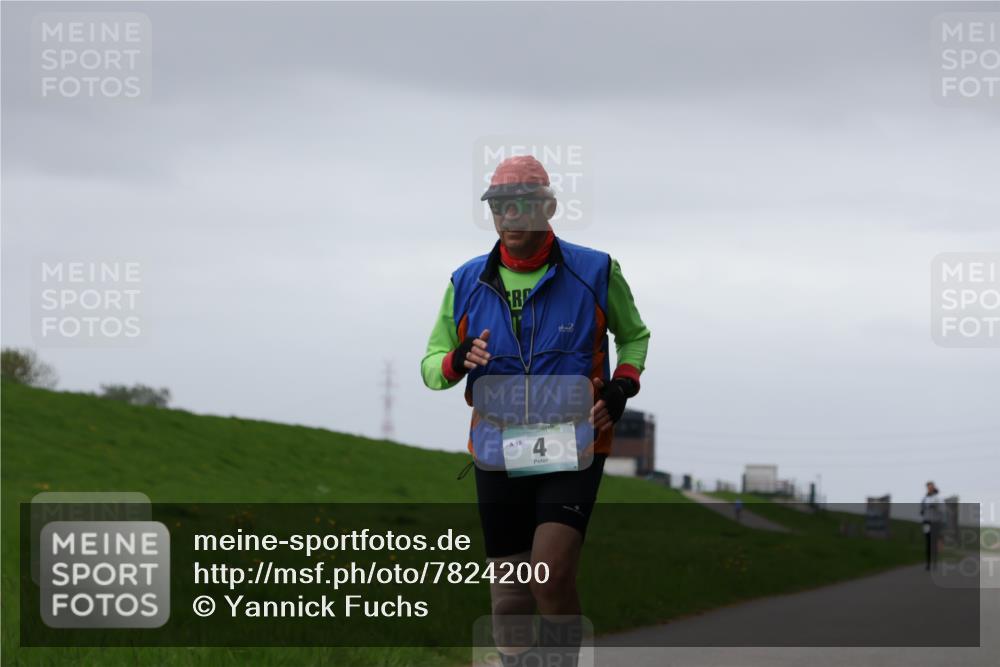 04.05.2025 - 8. Wedeler Halbmarathon Yannick Fuchs http://msf.ph/oto/7824200 04.05.2025 12:21:30 Laufen 18, 4 meine-sportfotos.de