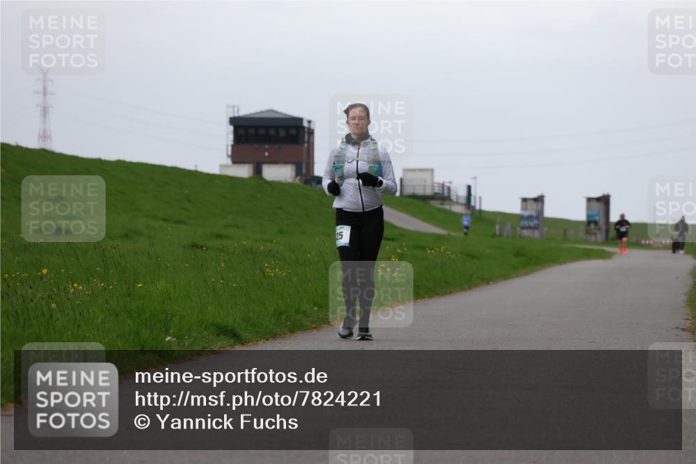04.05.2025 - 8. Wedeler Halbmarathon Yannick Fuchs http://msf.ph/oto/7824221 04.05.2025 12:21:56 Laufen 25 meine-sportfotos.de