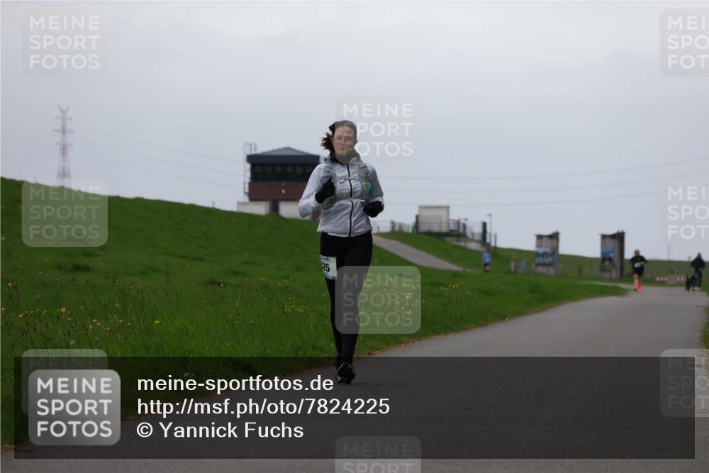 04.05.2025 - 8. Wedeler Halbmarathon Yannick Fuchs http://msf.ph/oto/7824225 04.05.2025 12:21:57 Laufen 25 meine-sportfotos.de