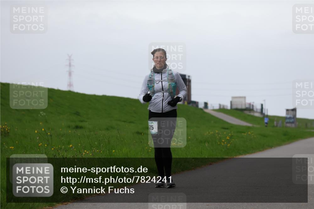 04.05.2025 - 8. Wedeler Halbmarathon Yannick Fuchs http://msf.ph/oto/7824241 04.05.2025 12:21:59 Laufen 25 meine-sportfotos.de