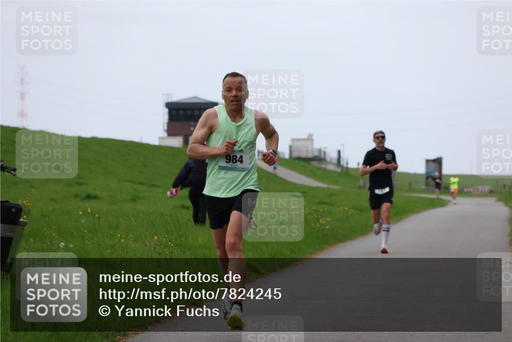 04.05.2025 - 8. Wedeler Halbmarathon Yannick Fuchs http://msf.ph/oto/7824245 04.05.2025 11:11:40 Laufen 984 meine-sportfotos.de