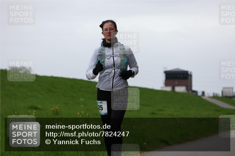 04.05.2025 - 8. Wedeler Halbmarathon Yannick Fuchs http://msf.ph/oto/7824247 04.05.2025 12:22:03 Laufen 25 meine-sportfotos.de
