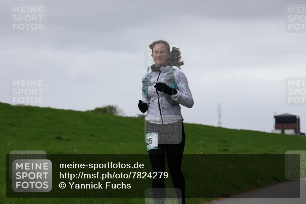 04.05.2025 - 8. Wedeler Halbmarathon Yannick Fuchs http://msf.ph/oto/7824279 04.05.2025 12:22:05 Laufen 25 meine-sportfotos.de