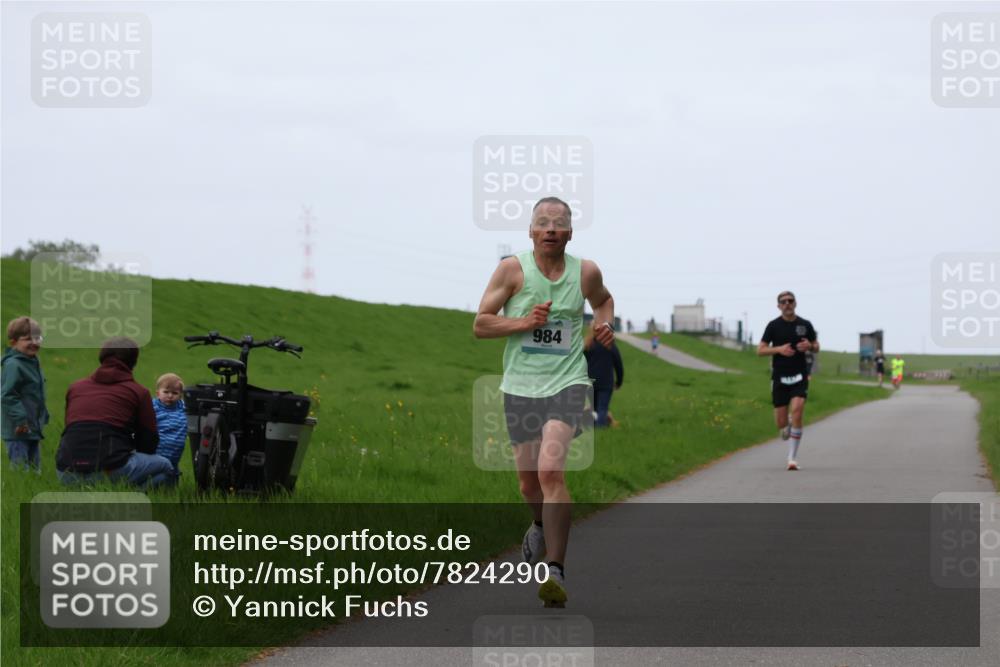 04.05.2025 - 8. Wedeler Halbmarathon Yannick Fuchs http://msf.ph/oto/7824290 04.05.2025 11:11:40 Laufen 984 meine-sportfotos.de