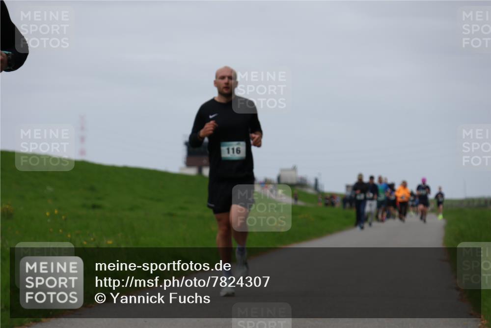 04.05.2025 - 8. Wedeler Halbmarathon Yannick Fuchs http://msf.ph/oto/7824307 04.05.2025 11:31:15 Laufen 116 meine-sportfotos.de