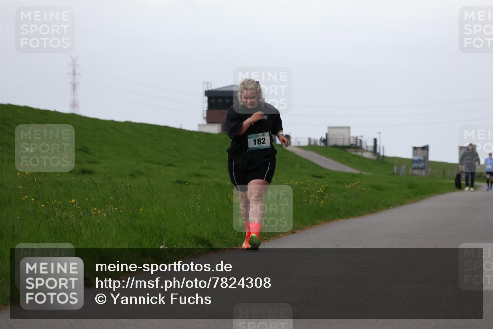 04.05.2025 - 8. Wedeler Halbmarathon Yannick Fuchs http://msf.ph/oto/7824308 04.05.2025 12:23:02 Laufen 182 meine-sportfotos.de