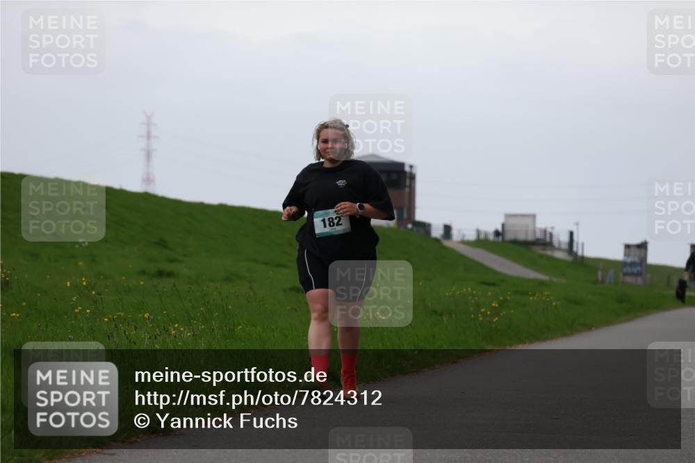 04.05.2025 - 8. Wedeler Halbmarathon Yannick Fuchs http://msf.ph/oto/7824312 04.05.2025 12:23:04 Laufen 182 meine-sportfotos.de