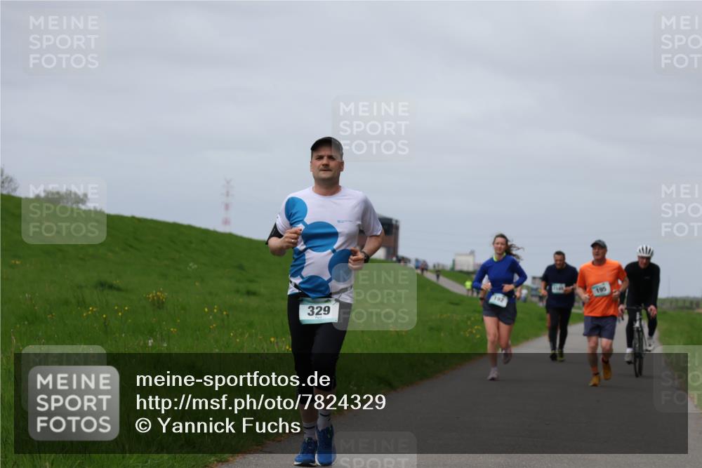 04.05.2025 - 8. Wedeler Halbmarathon Yannick Fuchs http://msf.ph/oto/7824329 04.05.2025 11:53:28 Laufen 329 meine-sportfotos.de