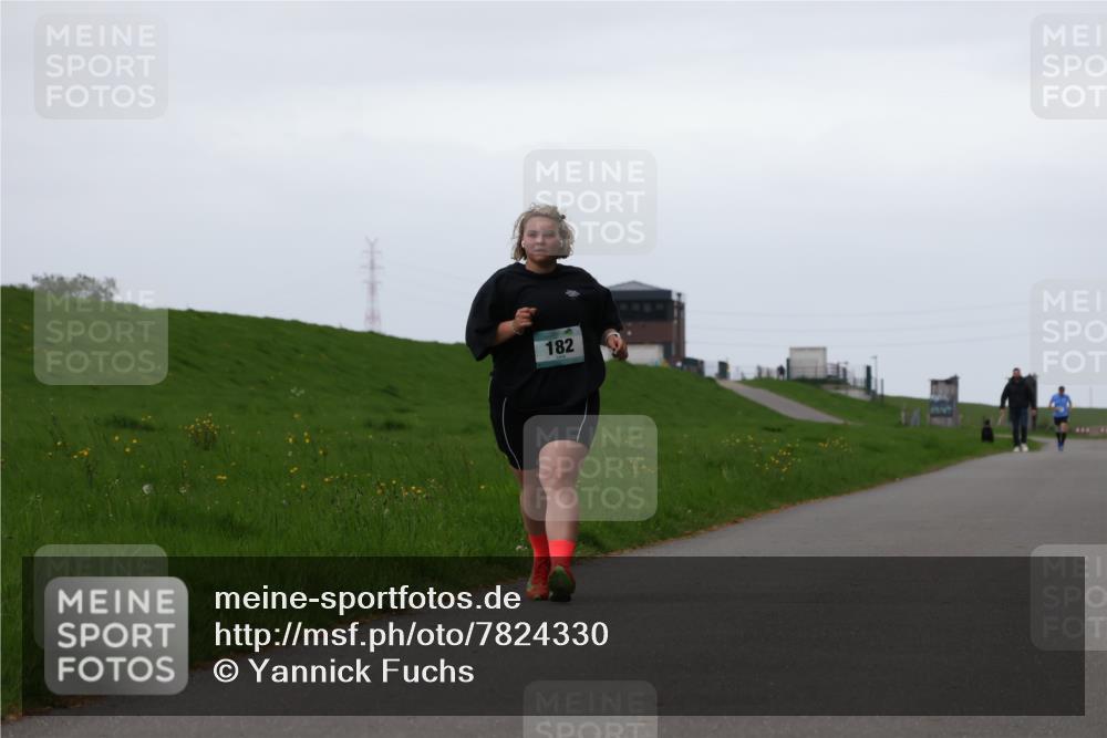 04.05.2025 - 8. Wedeler Halbmarathon Yannick Fuchs http://msf.ph/oto/7824330 04.05.2025 12:23:06 Laufen 182 meine-sportfotos.de
